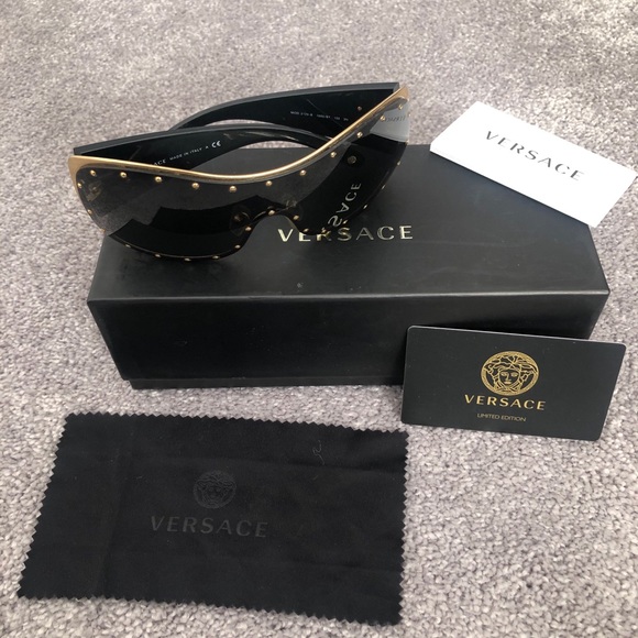 Versace Accessories - VERSACE Sunglasses EUC